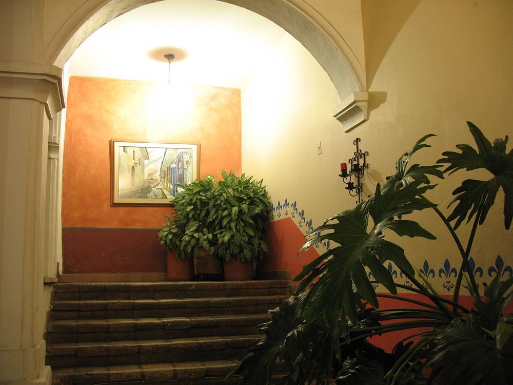 Hotel La Plazuela Попаян Экстерьер фото