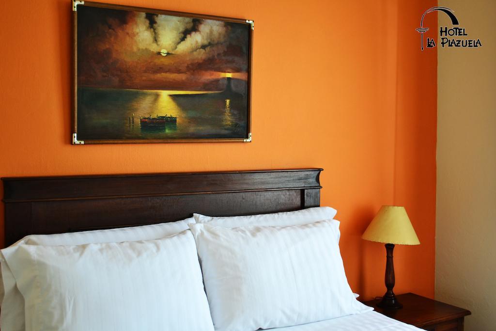 Hotel La Plazuela Попаян Номер фото
